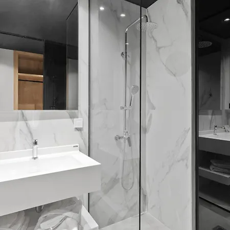 Azur By Ghh 酒店 4*
